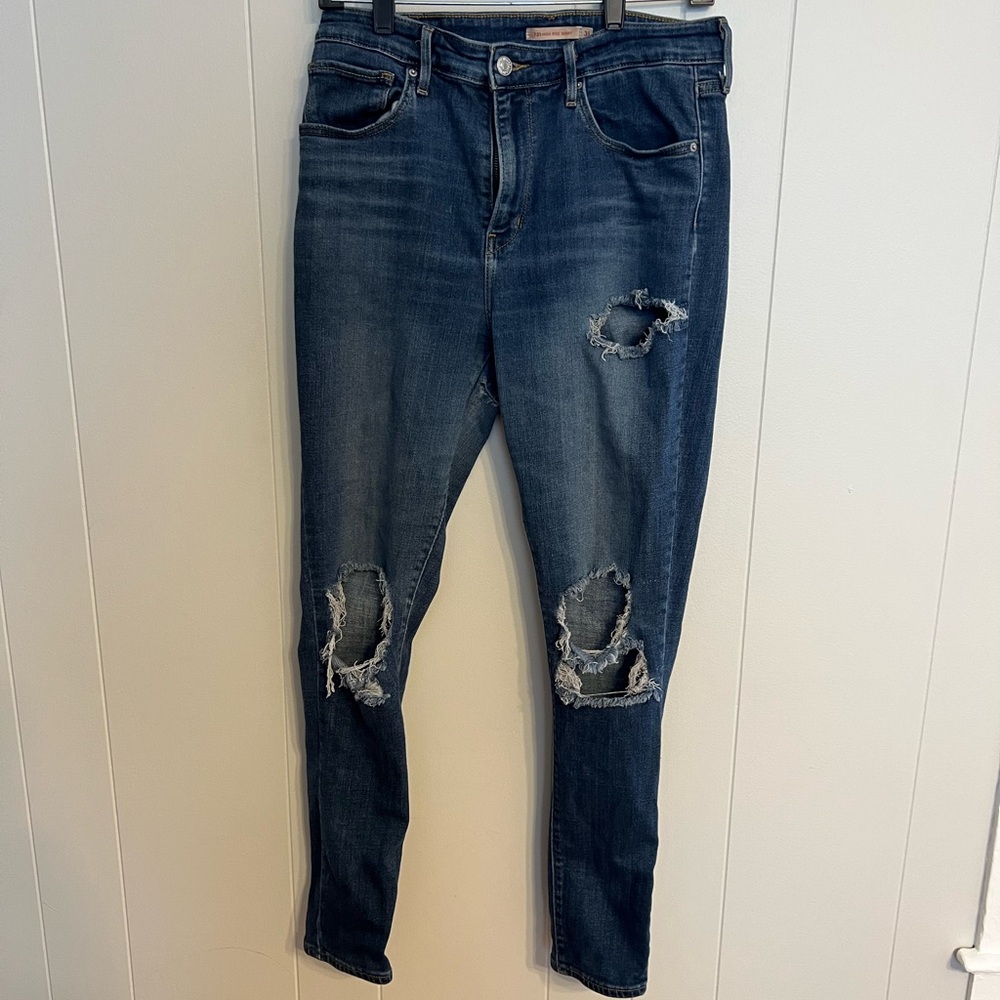 Levi’s 721 high-rise skinny distressed jeans, size 31